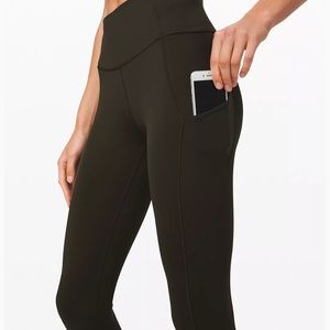 Black Lululemon Cropped Training Tights Leggings with Side Pockets & Back Pocket